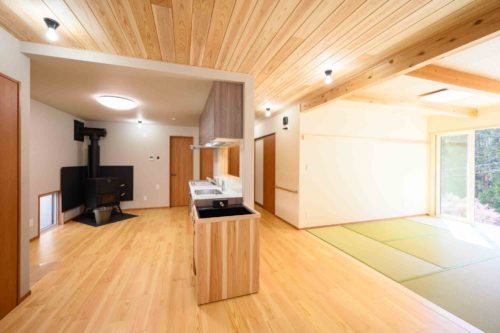 山の暮らしを楽しむ家：愛知県