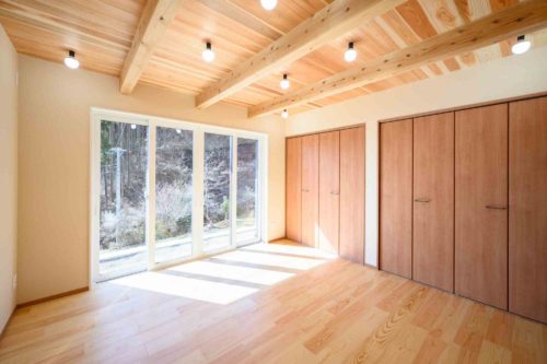 山の暮らしを楽しむ家：愛知県