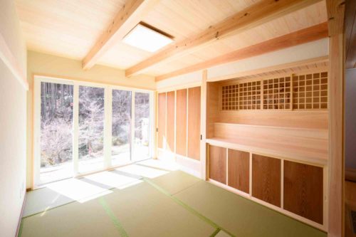 山の暮らしを楽しむ家：愛知県