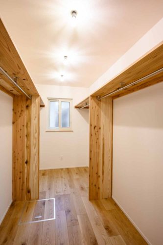 中庭と吹抜のある２階建：飯田市