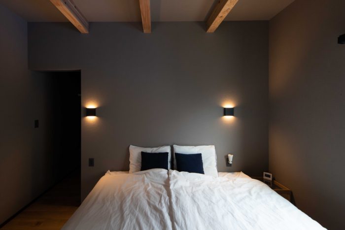 中庭付き平屋の主寝室　飯田市下伊那郡の施工事例