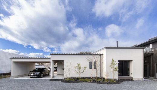 季節を感じられる中庭の家