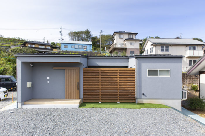 飯田市の新築住宅施工事例
外観写真
中庭を見る