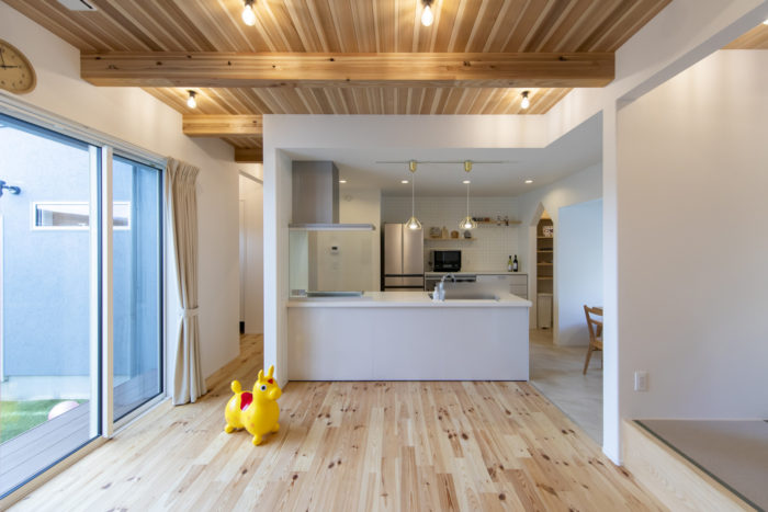 飯田市の新築住宅施工事例
内観写真
リビングからキッチン