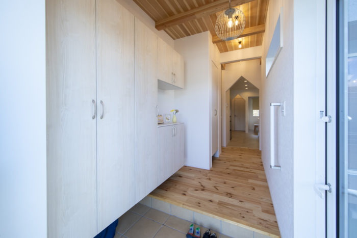 飯田市の新築住宅施工事例
内観写真
玄関の様子