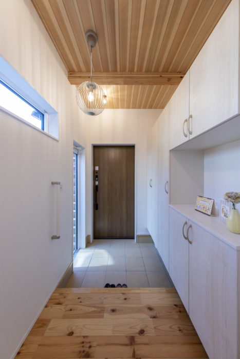 飯田市の新築住宅施工事例
内観写真
玄関の様子