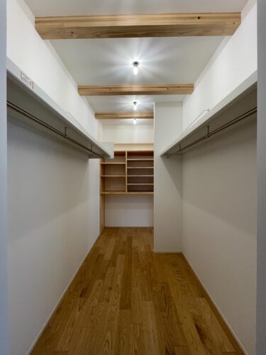 四季を感じられる中庭の家