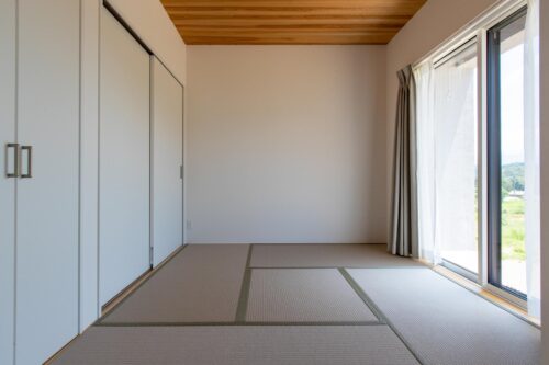 伊那谷の景色を生かした平屋