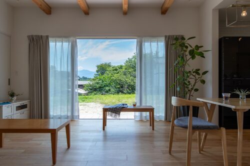 伊那谷の景色を生かした平屋